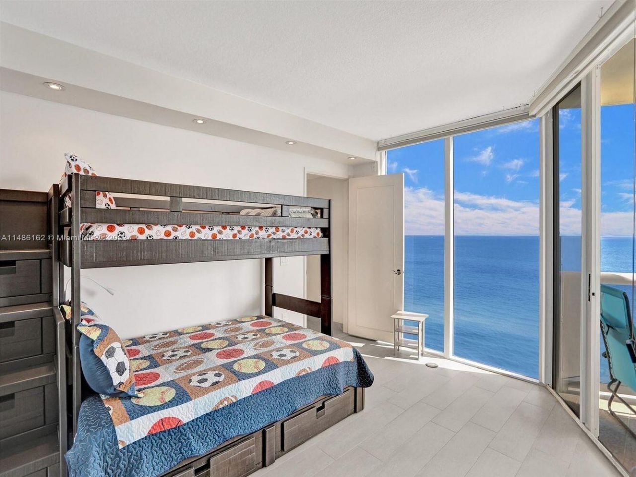 17555 Collins Avenue, Unit 1805, Sunny Isles Beach, FL 33160 Photo