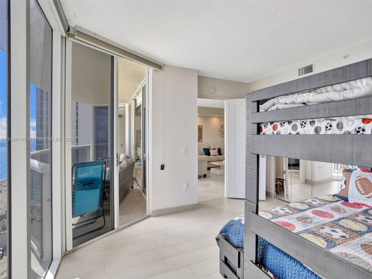 17555 Collins Avenue, Unit 1805, Sunny Isles Beach, FL 33160 Photo