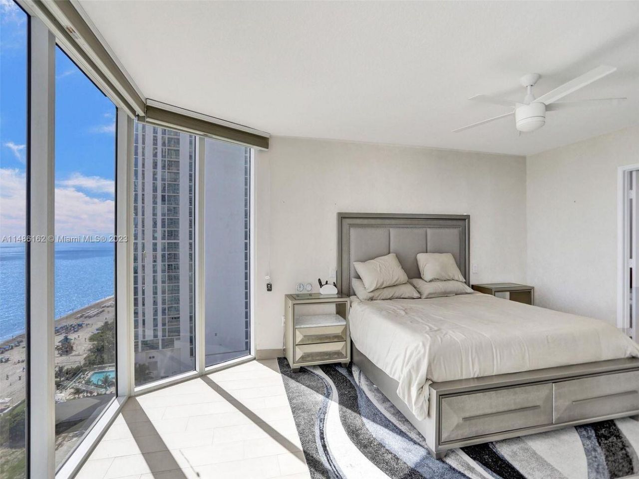 17555 Collins Avenue, Unit 1805, Sunny Isles Beach, FL 33160 Photo