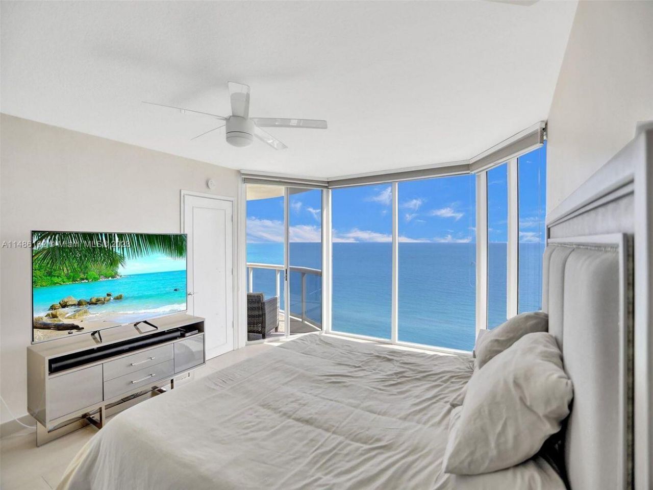 17555 Collins Avenue, Unit 1805, Sunny Isles Beach, FL 33160 Photo