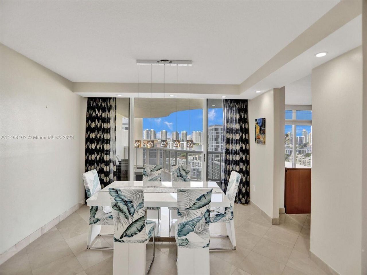 17555 Collins Avenue, Unit 1805, Sunny Isles Beach, FL 33160 Photo
