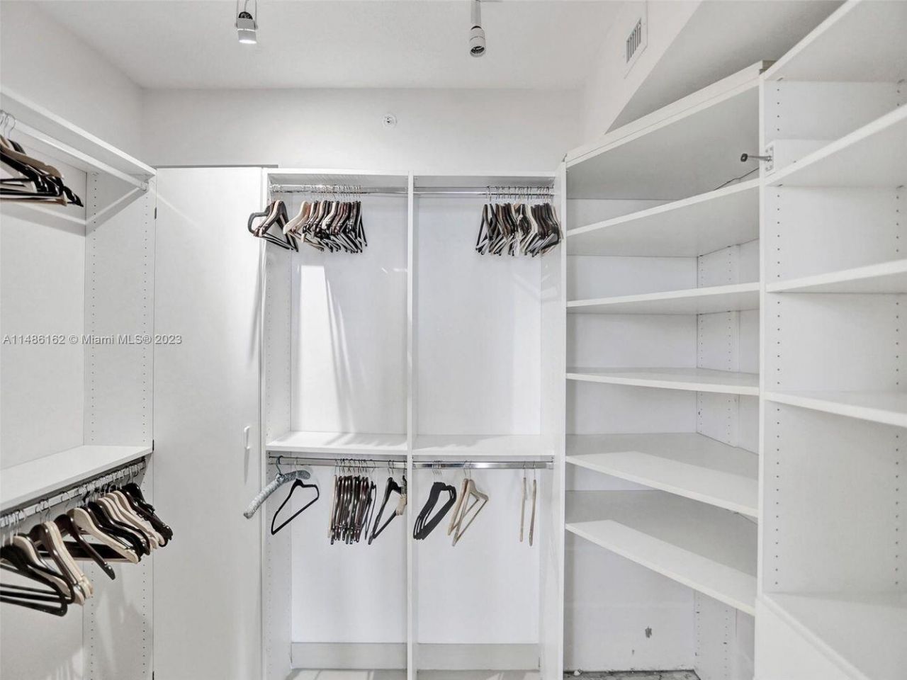 17555 Collins Avenue, Unit 1805, Sunny Isles Beach, FL 33160 Photo