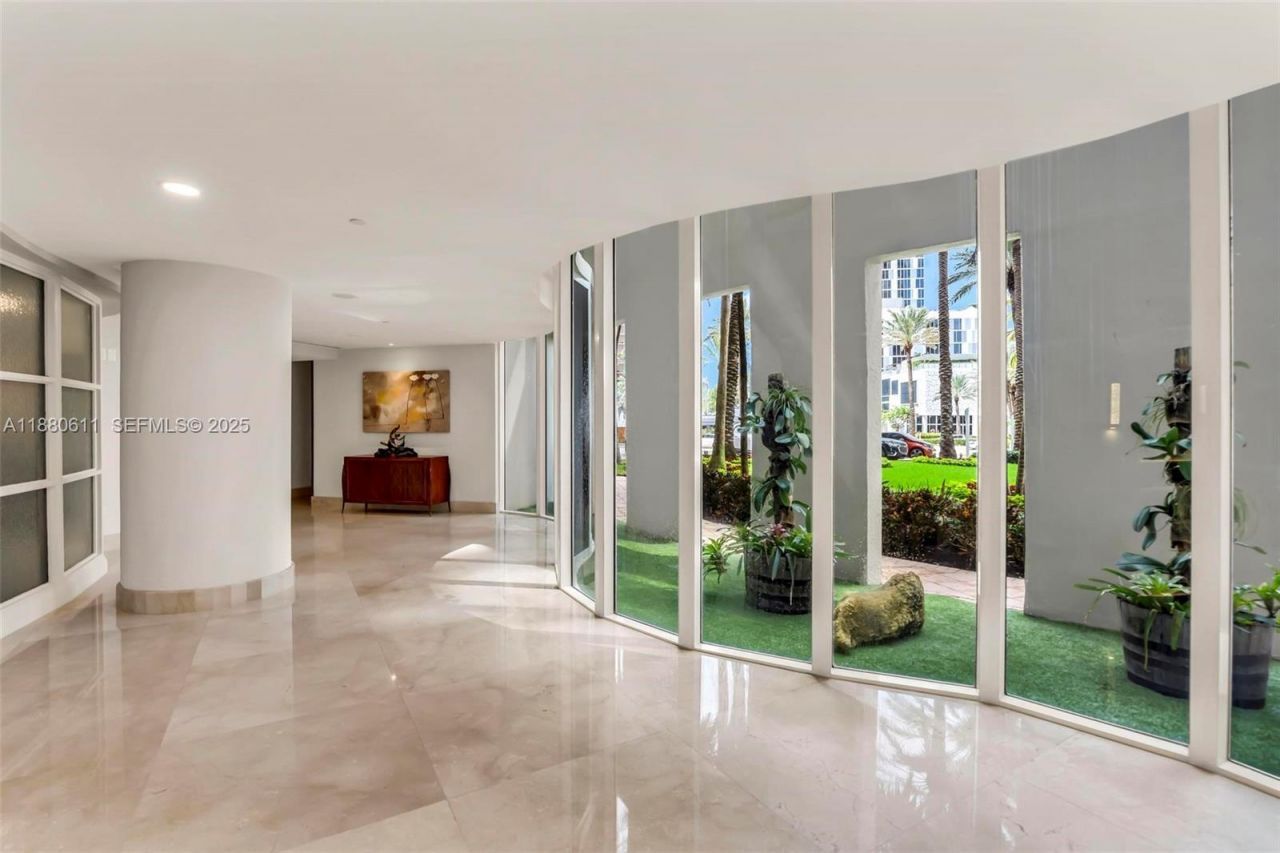 17555 Collins Avenue, Unit 1805, Sunny Isles Beach, FL 33160 Photo