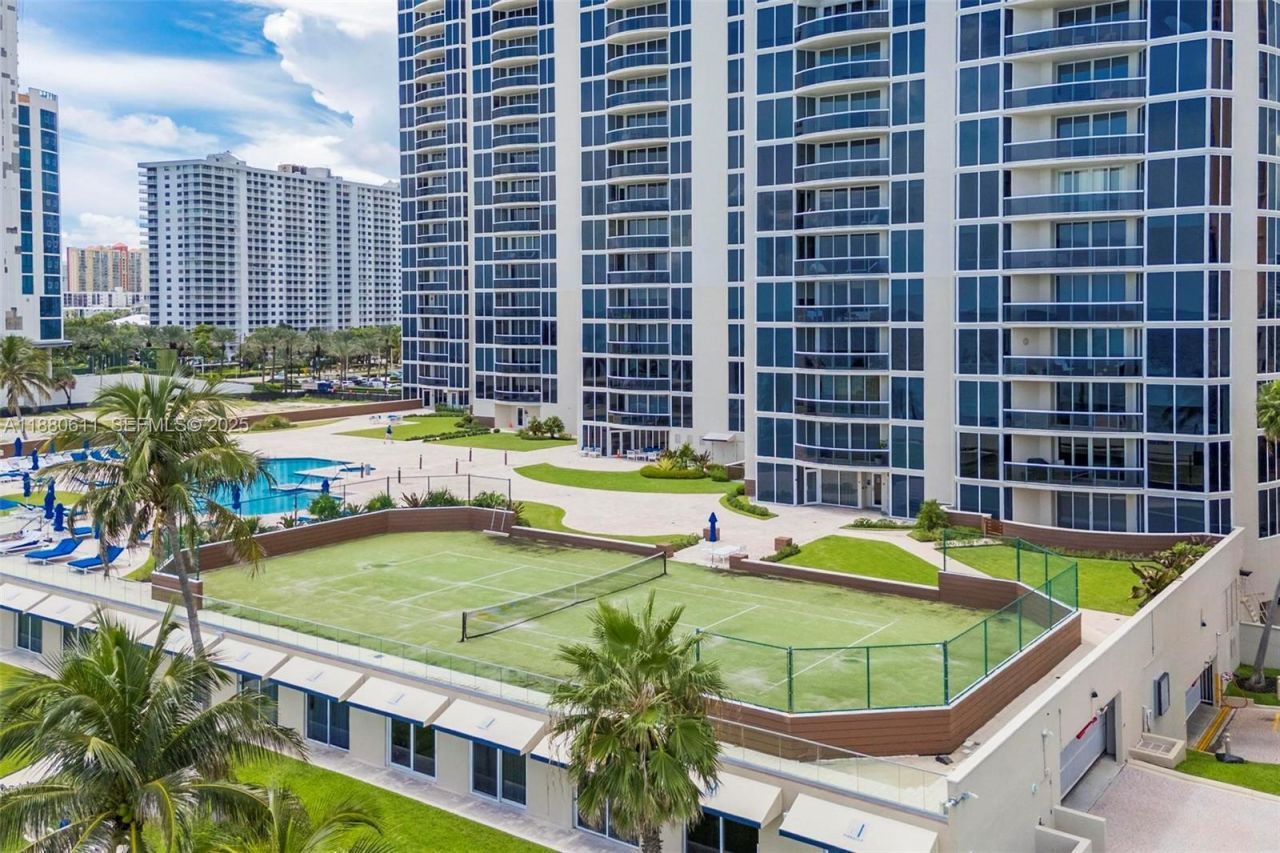 17555 Collins Avenue, Unit 1805, Sunny Isles Beach, FL 33160 Photo