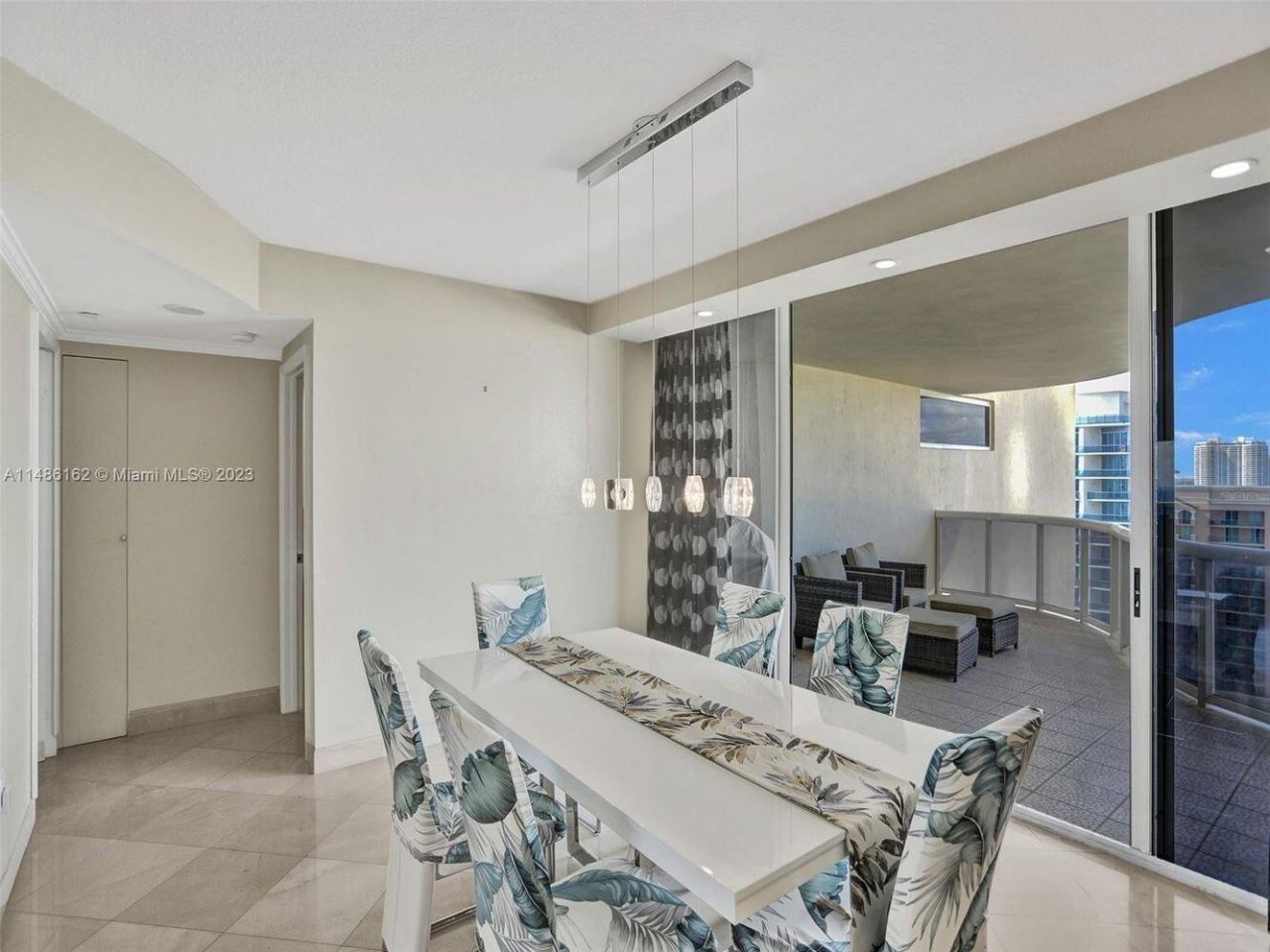 17555 Collins Avenue, Unit 1805, Sunny Isles Beach, FL 33160 Photo