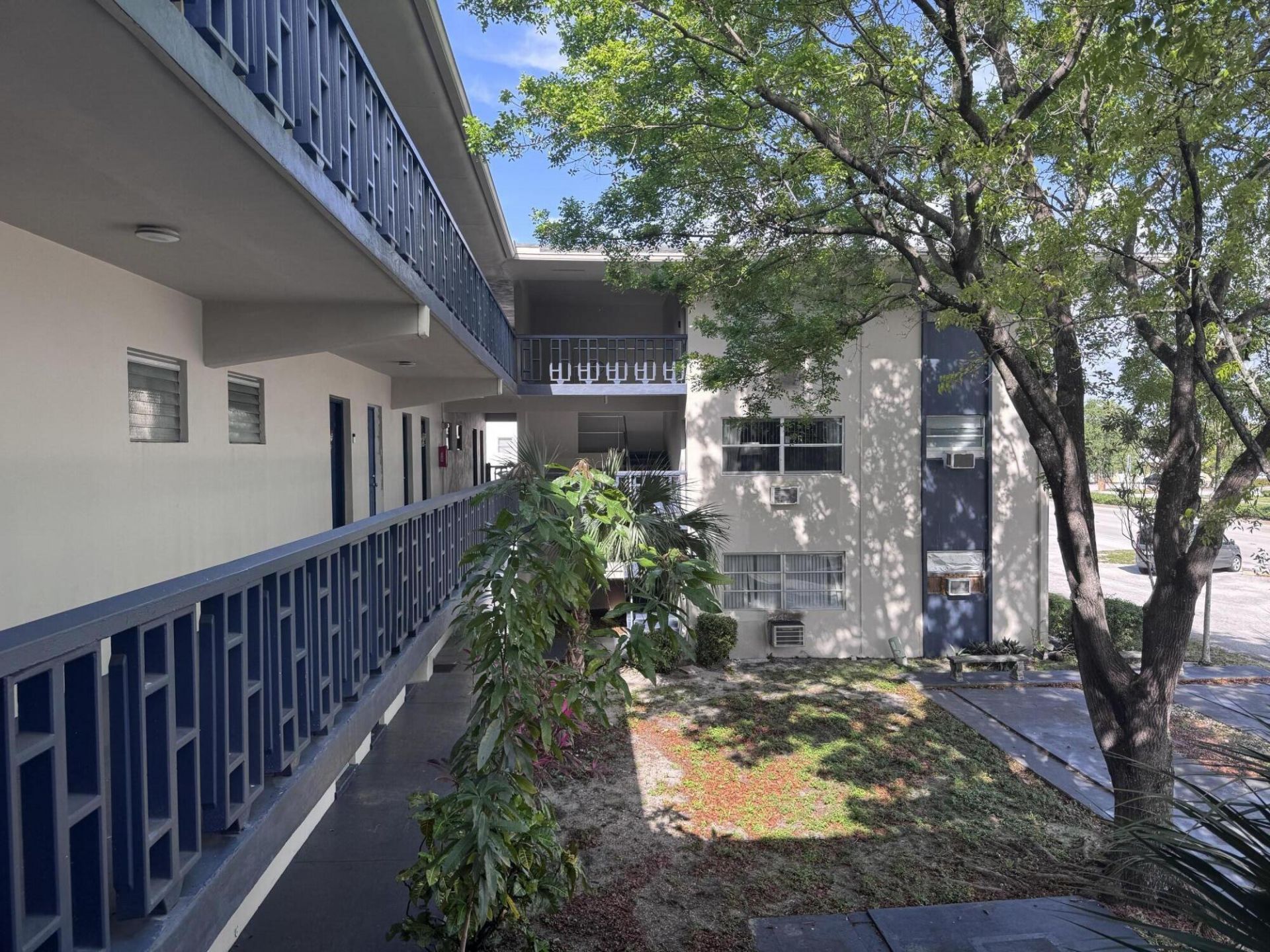 1150 E Sample Road, Pompano Beach, FL 33064 Photo