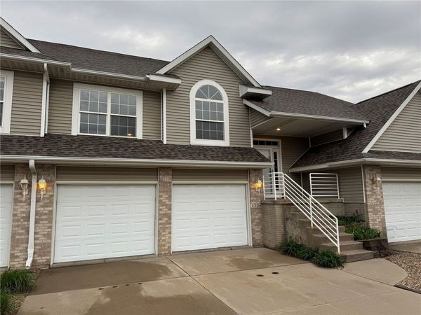 1224 Litchfield Drive , Unit B, Hiawatha, IA 52233