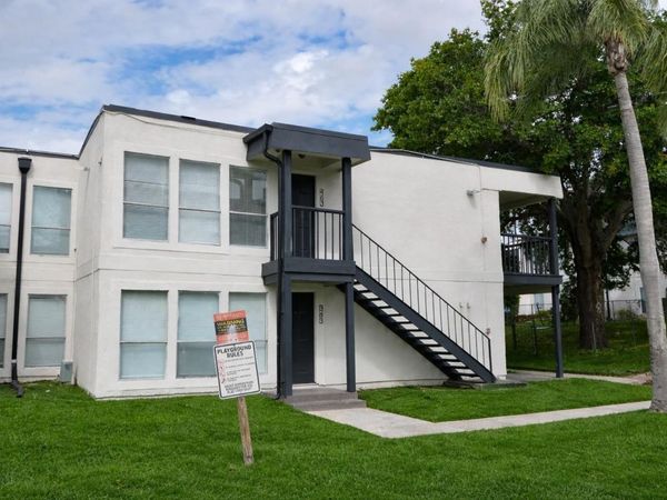 5004 CASTILE PLACE, Unit 463, TAMPA, FL 33617