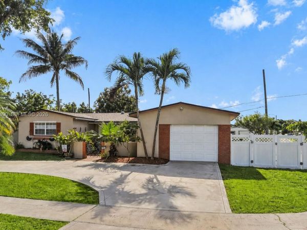 600 SW 67th Ave, Pembroke Pines, FL 33023