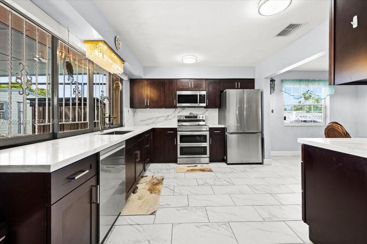 600 SW 67th Ave, Pembroke Pines, FL 33023 Photo