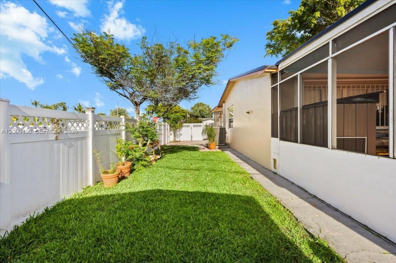 600 SW 67th Ave, Pembroke Pines, FL 33023 Photo