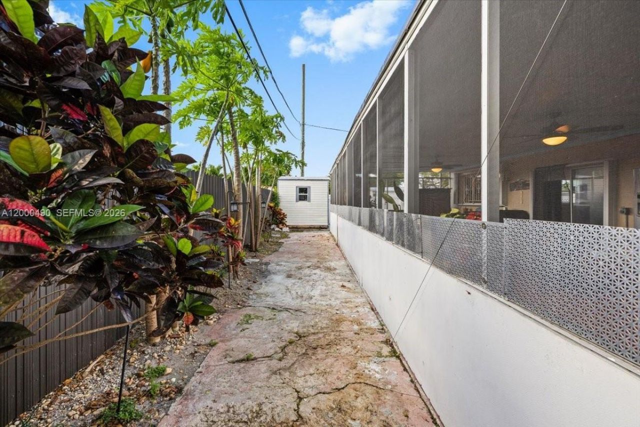 600 SW 67th Ave, Pembroke Pines, FL 33023 Photo