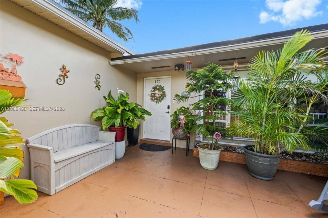 600 SW 67th Ave, Pembroke Pines, FL 33023 Photo