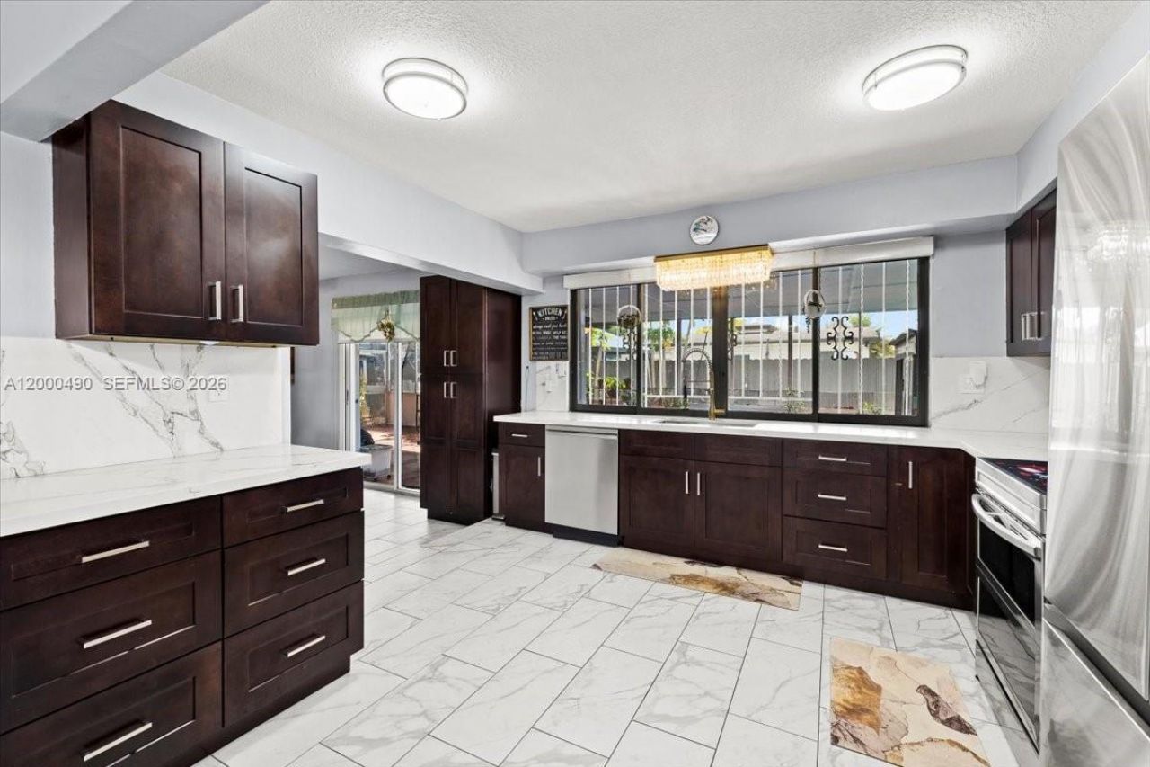 600 SW 67th Ave, Pembroke Pines, FL 33023 Photo