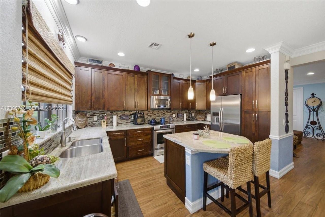 110 E Riverwalk Cir E, Plantation, FL 33325 Photo