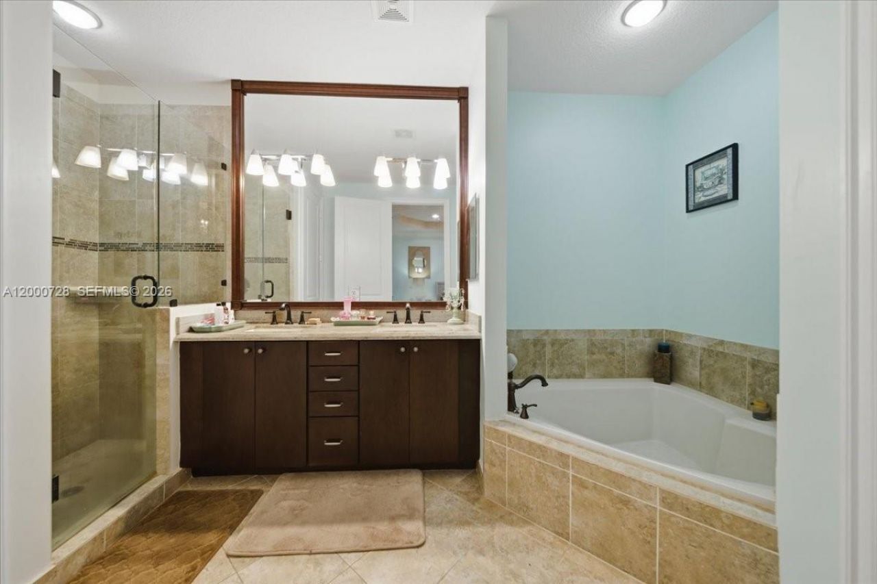 110 E Riverwalk Cir E, Plantation, FL 33325 Photo