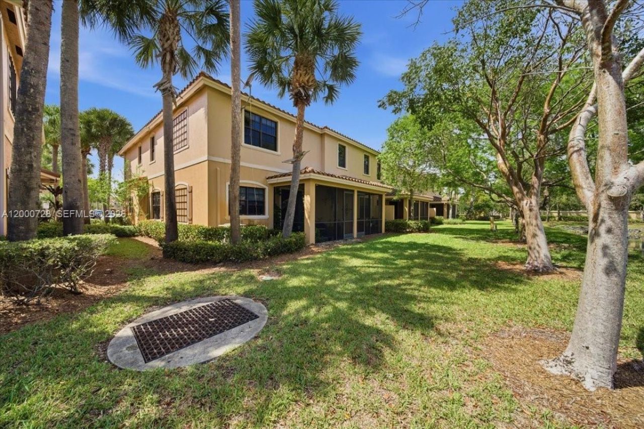 110 E Riverwalk Cir E, Plantation, FL 33325 Photo