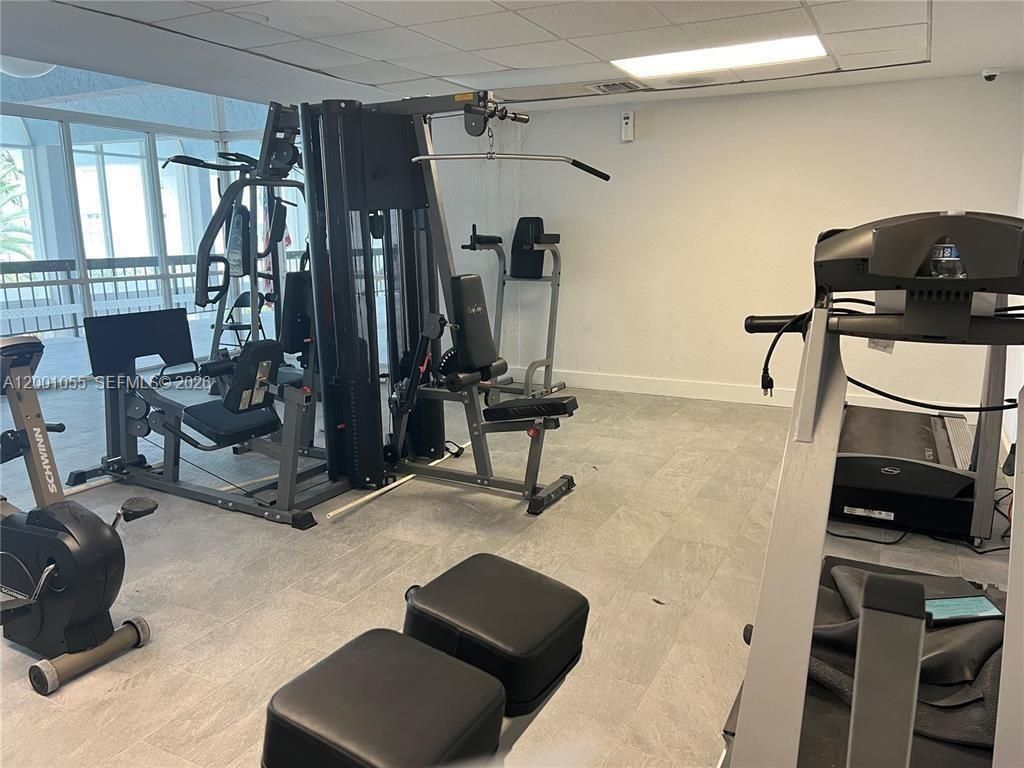 496 NW 165th St Rd, Unit D-409, Miami, FL 33169 Photo