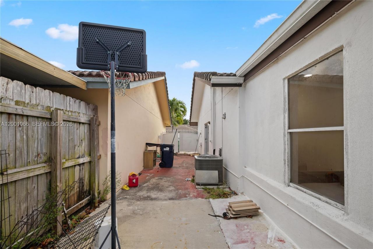 10105 SW 144th Ave, Miami, FL 33186 Photo