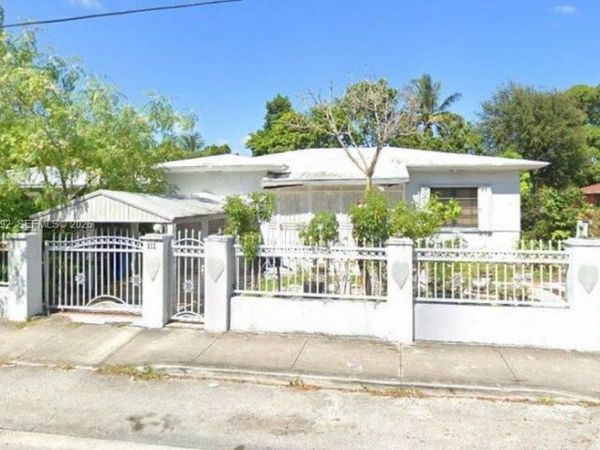 111 NW 52nd St, Miami, FL 33127