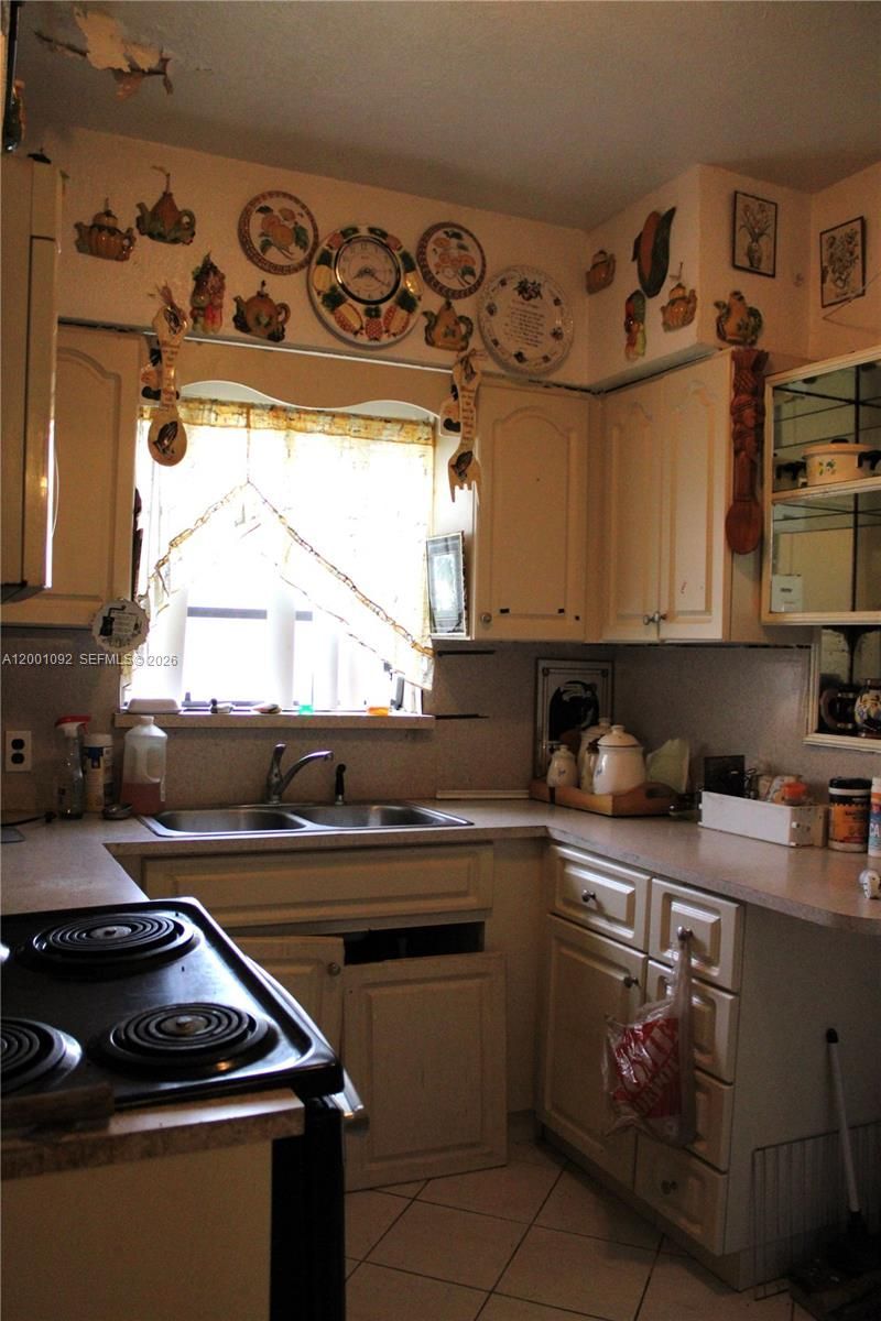 111 NW 52nd St, Miami, FL 33127 Photo