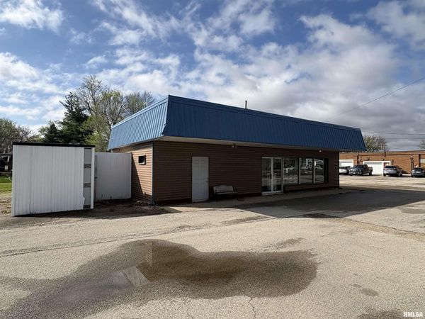 1004 WALNUT Street, Washington, IL 61571