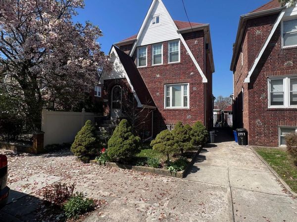 2445 Yates Avenue , Bronx, NY 10469