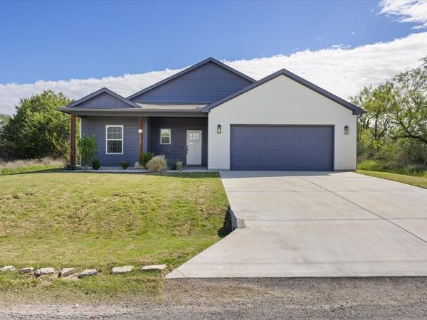 5707 Stonegate Circle, Granbury, TX 76048