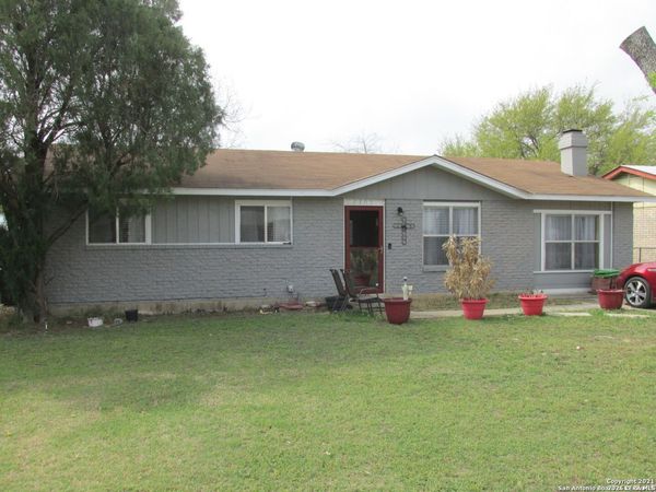 2305 ELAINE DR, Hondo, TX 78861