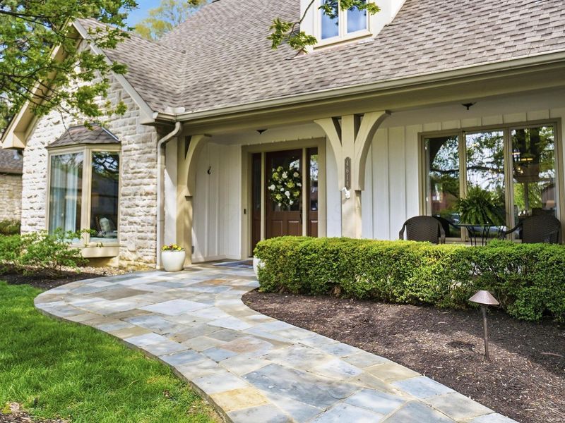 4614 Lanercost Way, Columbus, OH 43220 Photo 2