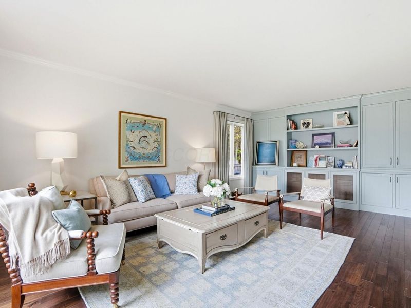 4614 Lanercost Way, Columbus, OH 43220 Photo 3