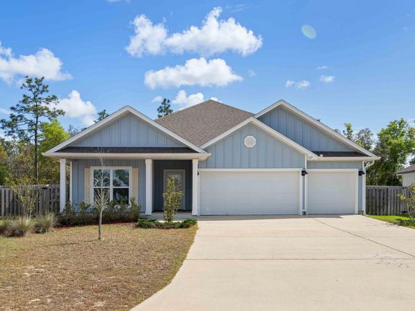 123 Hobson Avenue, Crestview, FL 32539