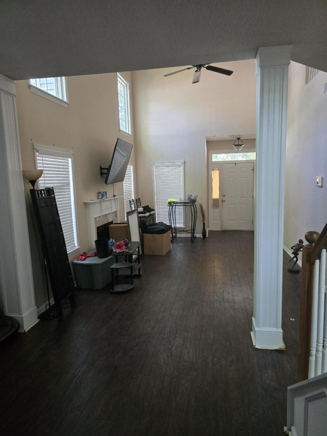 100 Fairbury Drive Photo 4