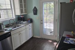 100 Fairbury Drive photo 4