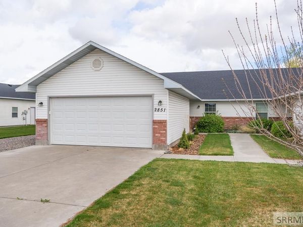 2851 E Chasewood Drive, AMMON, ID 83406