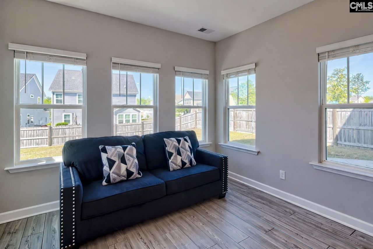 539 Harbour Pointe Drive Photo 17