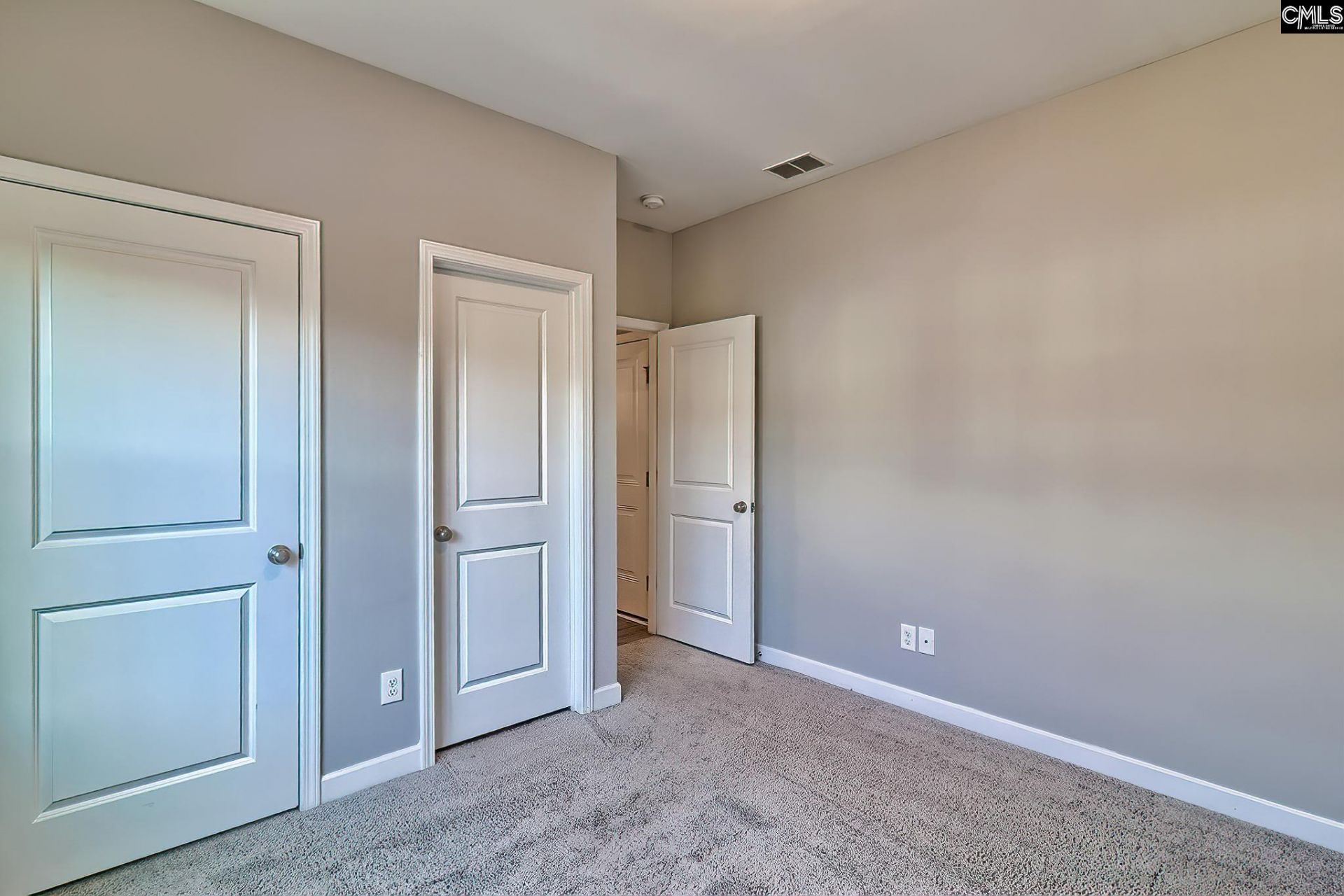 539 Harbour Pointe Drive Photo 22