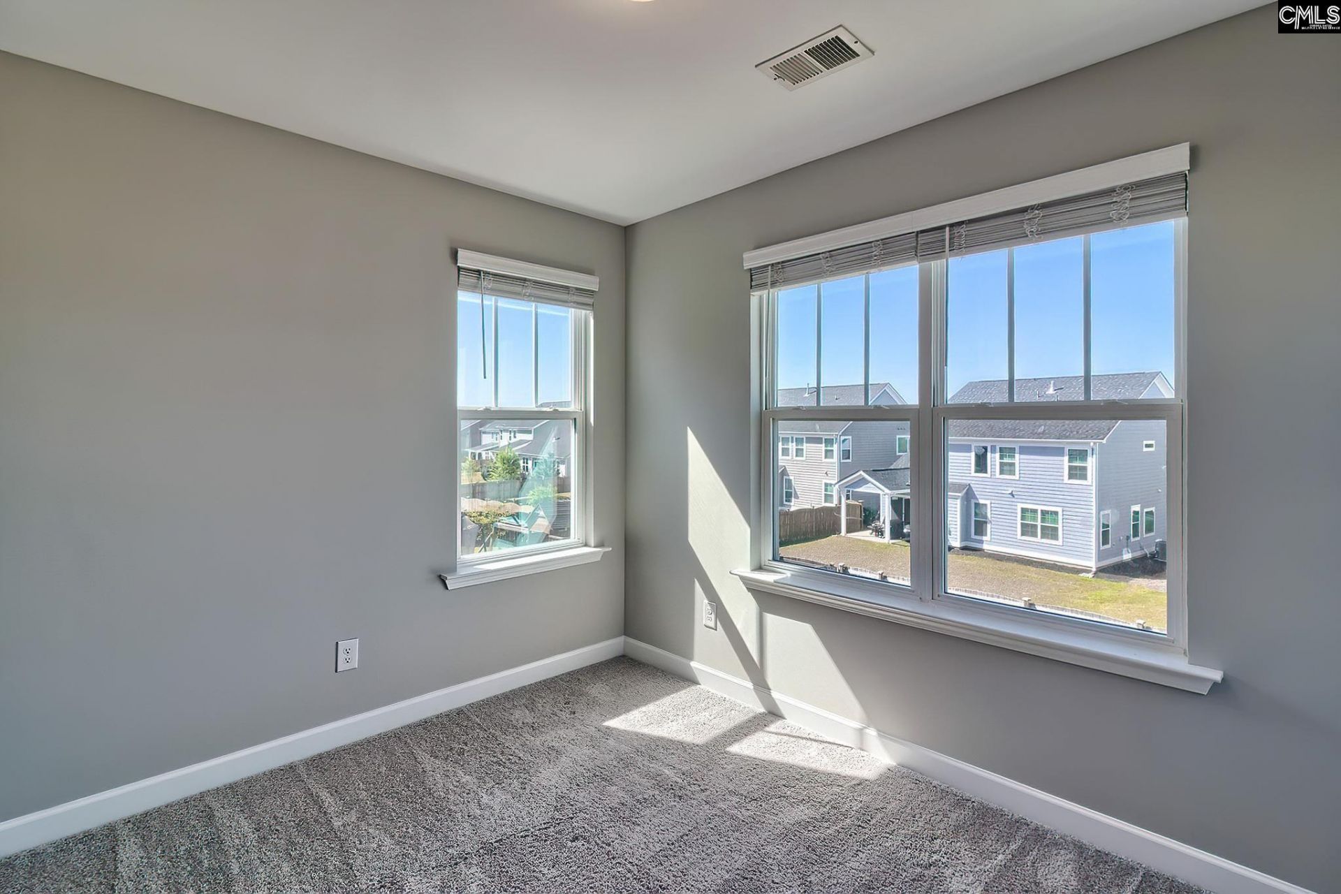 539 Harbour Pointe Drive Photo 37