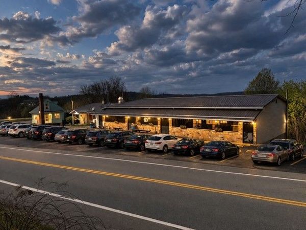 1769 E National Pike, Scenery Hill, PA 15360