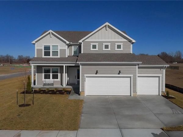 300 SW Amara Drive, Blue Springs, MO 64064