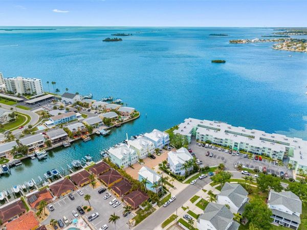 604 SEA COURT , DUNEDIN, FL 34698