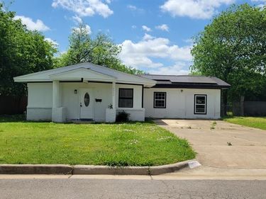 4660 Lois Street, Fort Worth, TX 76119