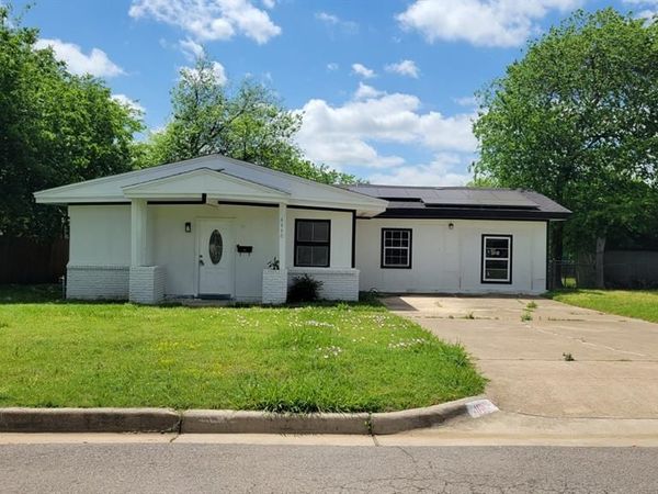 4660 Lois Street, Fort Worth, TX 76119