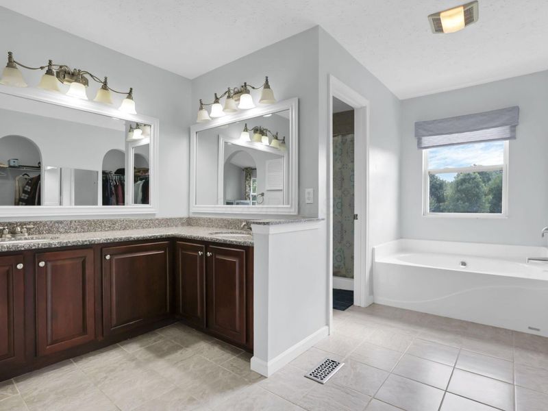 6492 River's Edge Drive, Lewis Center, OH 43035 Photo 28