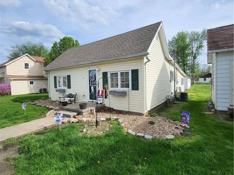 613 Marquand Avenue, Conesville, OH 43811 Photo 1