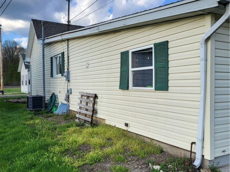 613 Marquand Avenue, Conesville, OH 43811 Photo 2