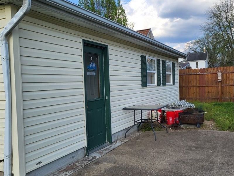 613 Marquand Avenue, Conesville, OH 43811 Photo 3