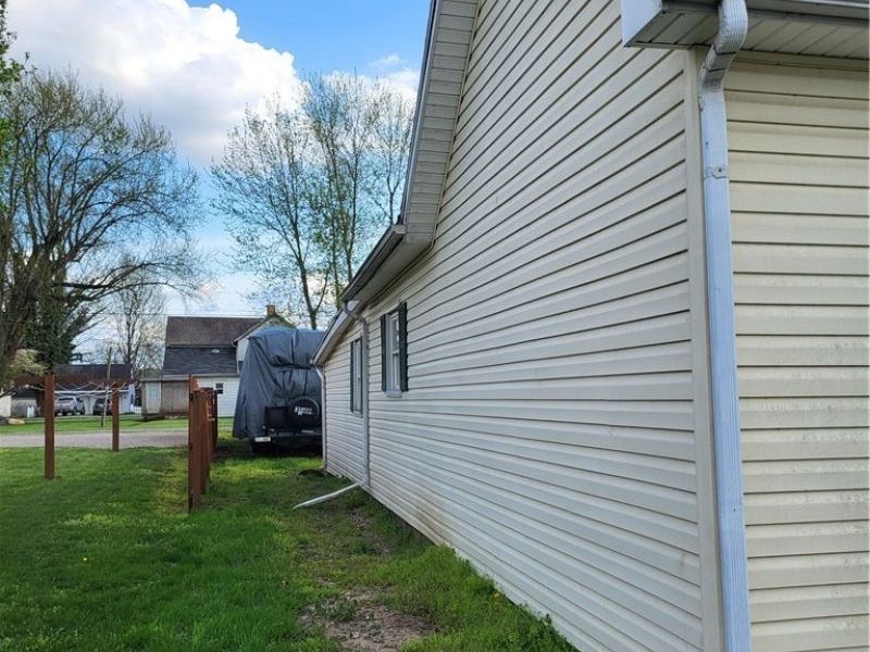 613 Marquand Avenue, Conesville, OH 43811 Photo 4