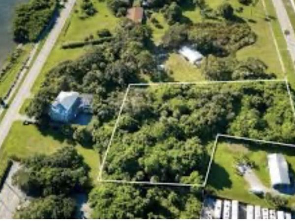 1654 N Central Avenue, Sebastian, FL 32958