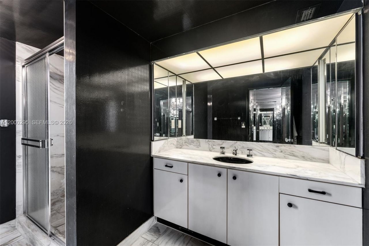 5500 Collins Ave, Unit 304, Miami Beach, FL 33140 Photo